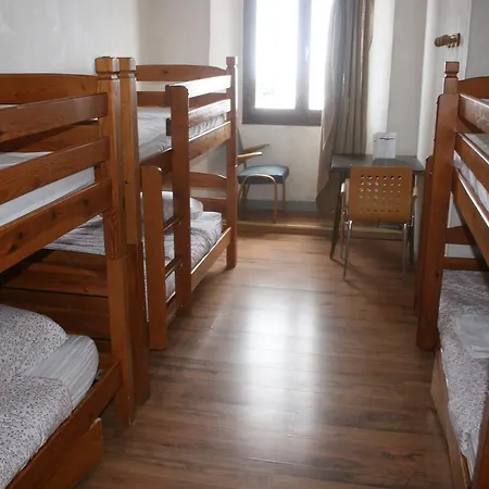 La Rafale Hotel *