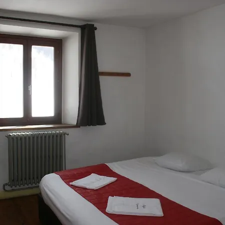 La Rafale Hotel *